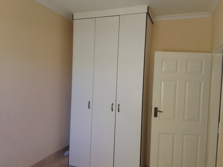 To Let 2 Bedroom Property for Rent in Mid Town North West